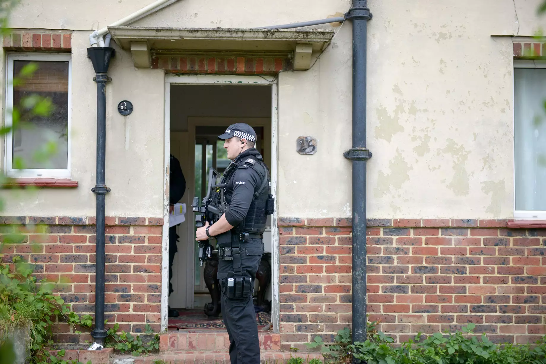 Surrey Police Admits Having A Stand-Off With An Empty House For 10 Hours