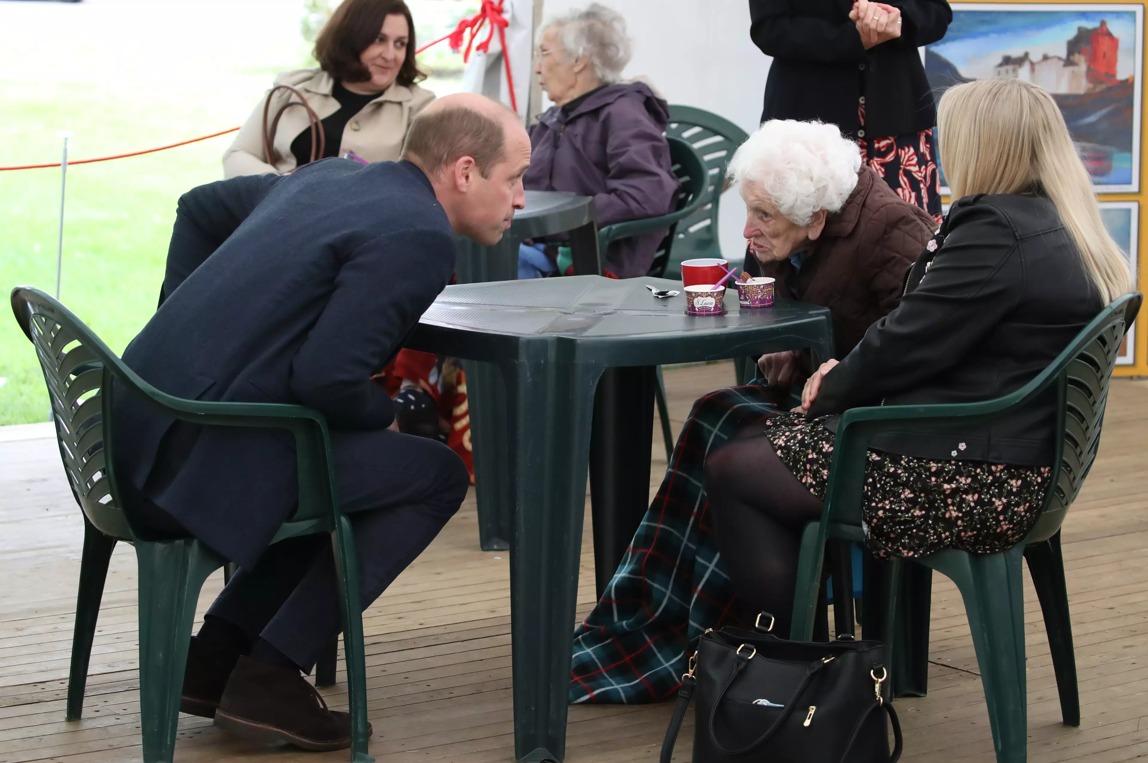 Betty asking Prince William for a kiss (