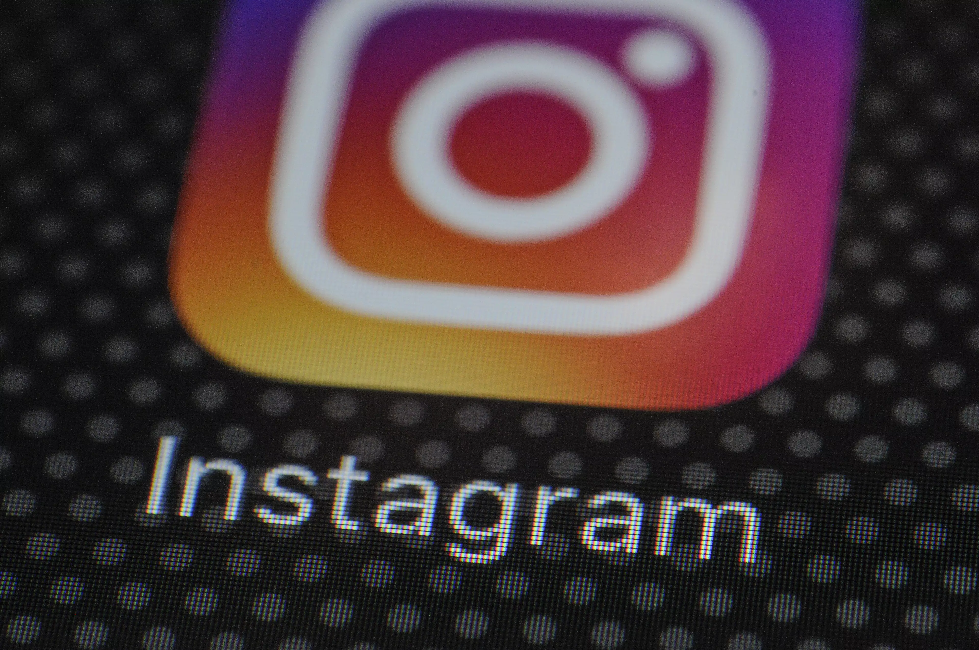 Instagram Will Tell People If You Screenshot Their Stories 