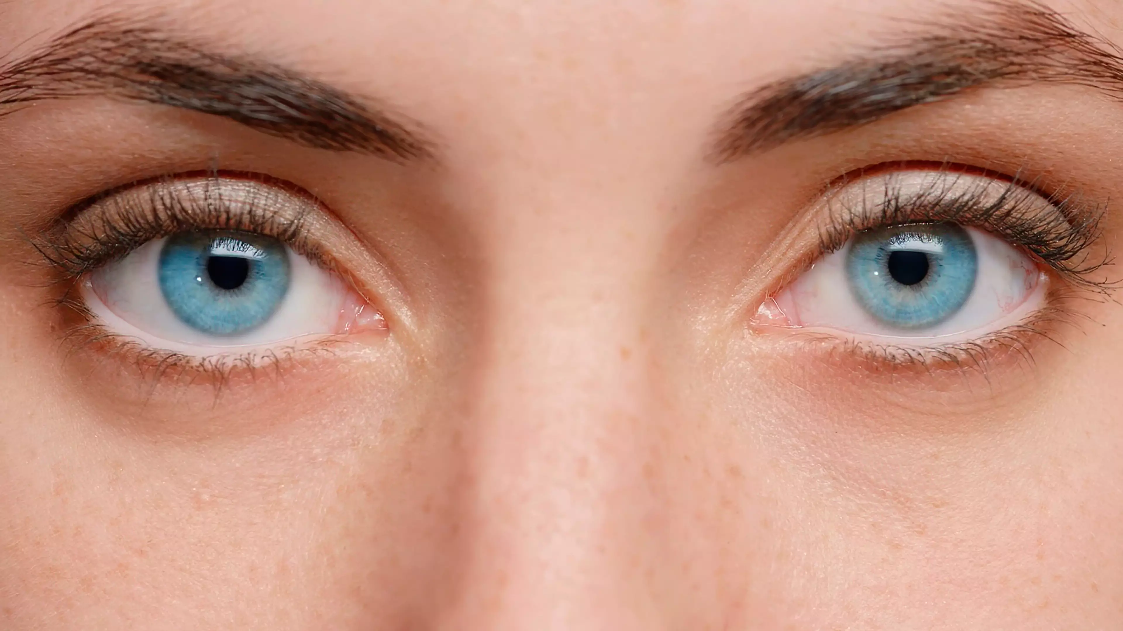 It's reported that blue eyes don't usually change colour (