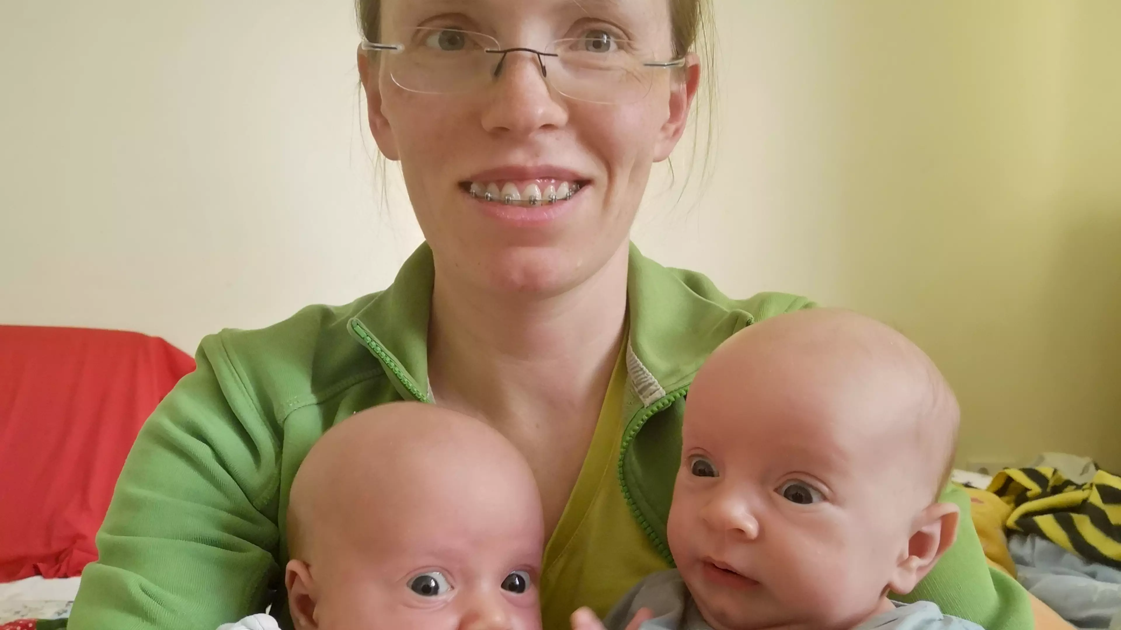 Incredible Footage Shows Mum Give Birth To Twins In Her Living Room