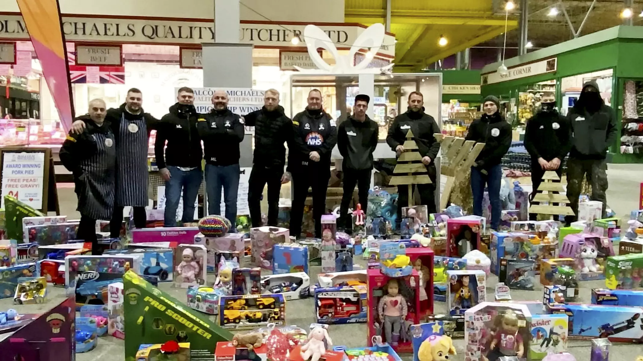 Real-Life Santa Spends £3,400 In Toy Shop And Donates Haul To Kids In Need