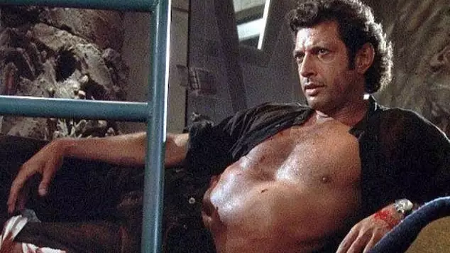Jeff Goldblum Recreates Iconic Jurassic Park Pose To Encourage Fans To Vote