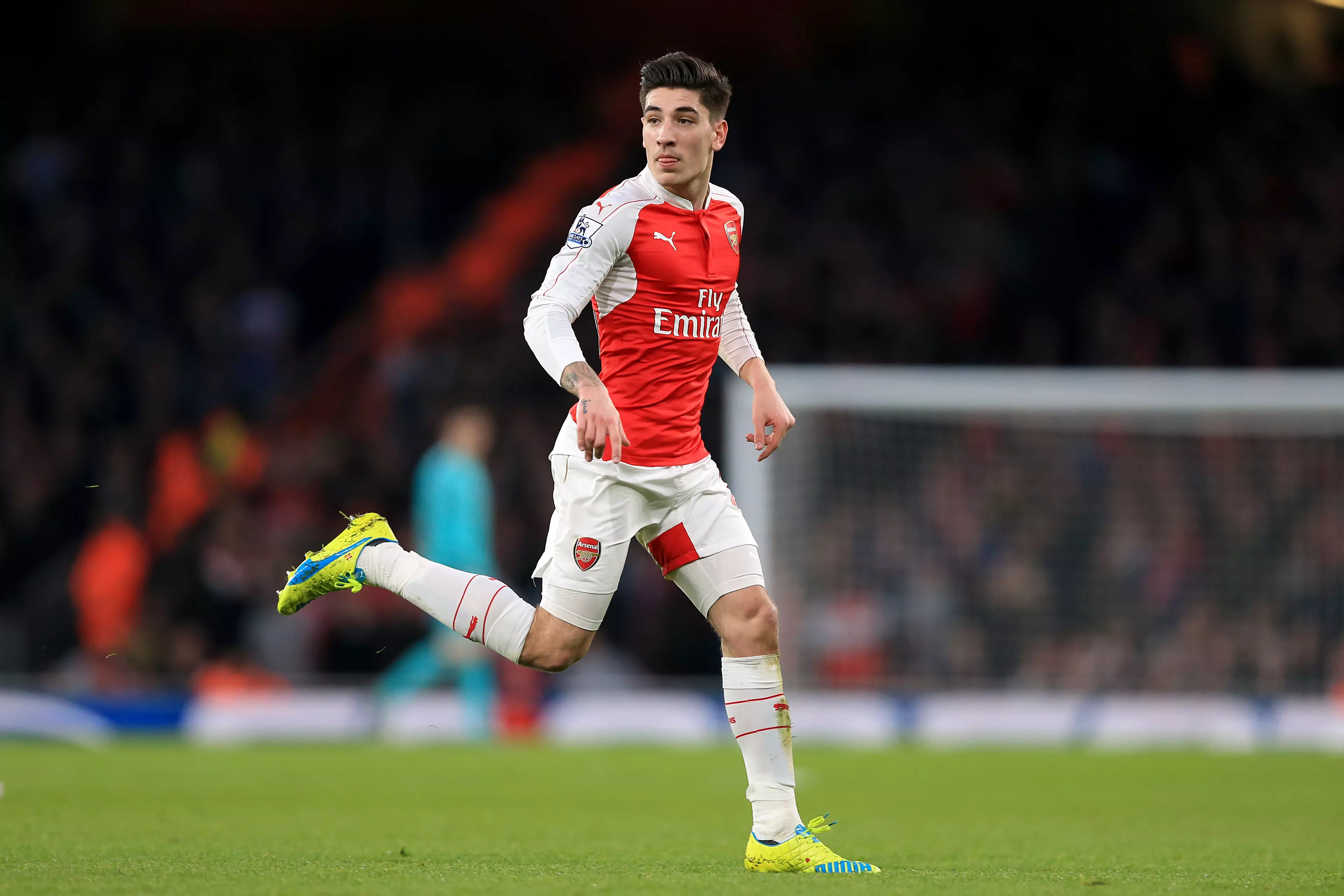 Reports Suggest Barcelona Are Tapping Up Hector Bellerin