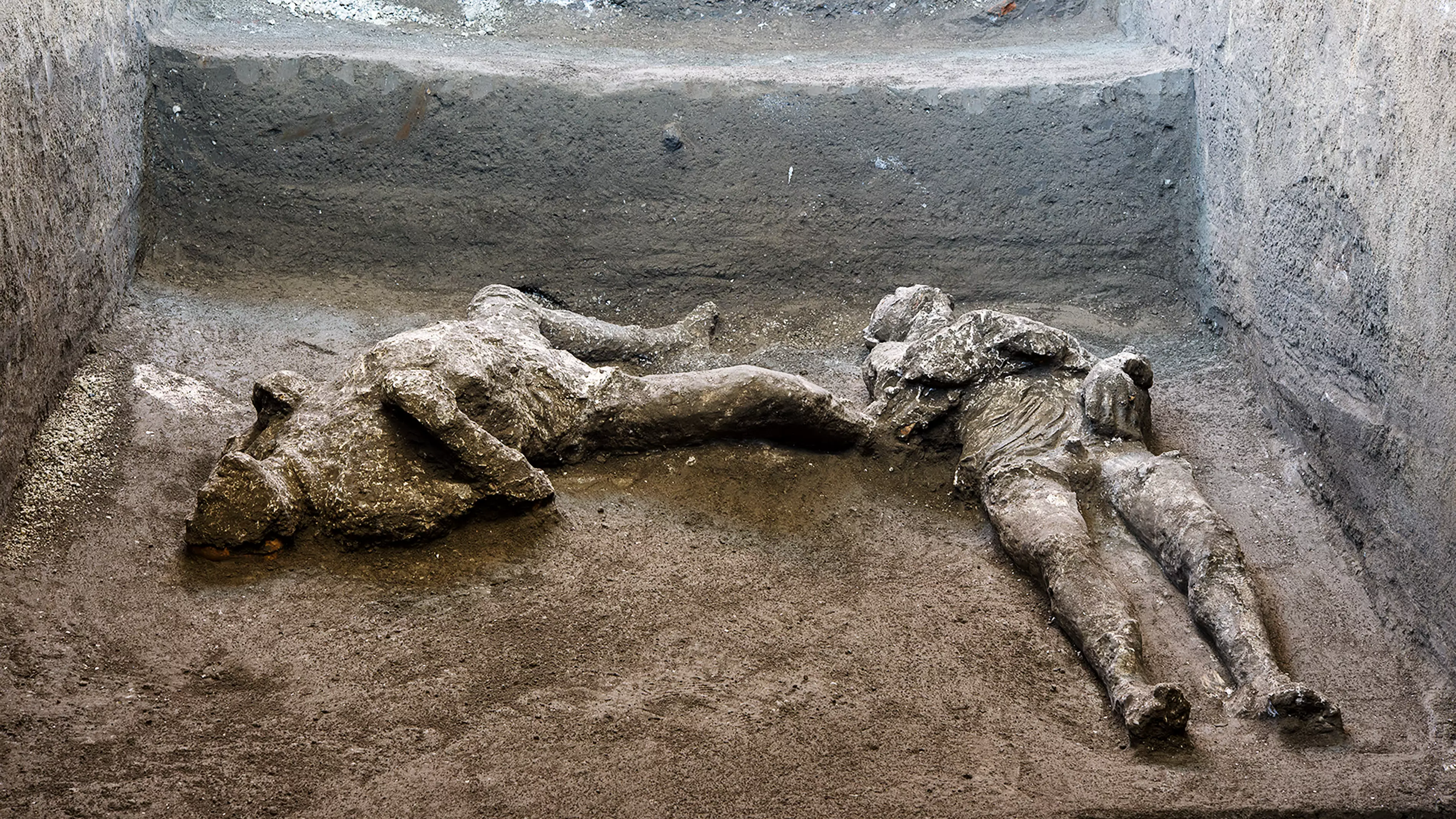 Remains Of Rich Man And Slave Killed By Vesuvius Eruption Discovered In Pompeii 
