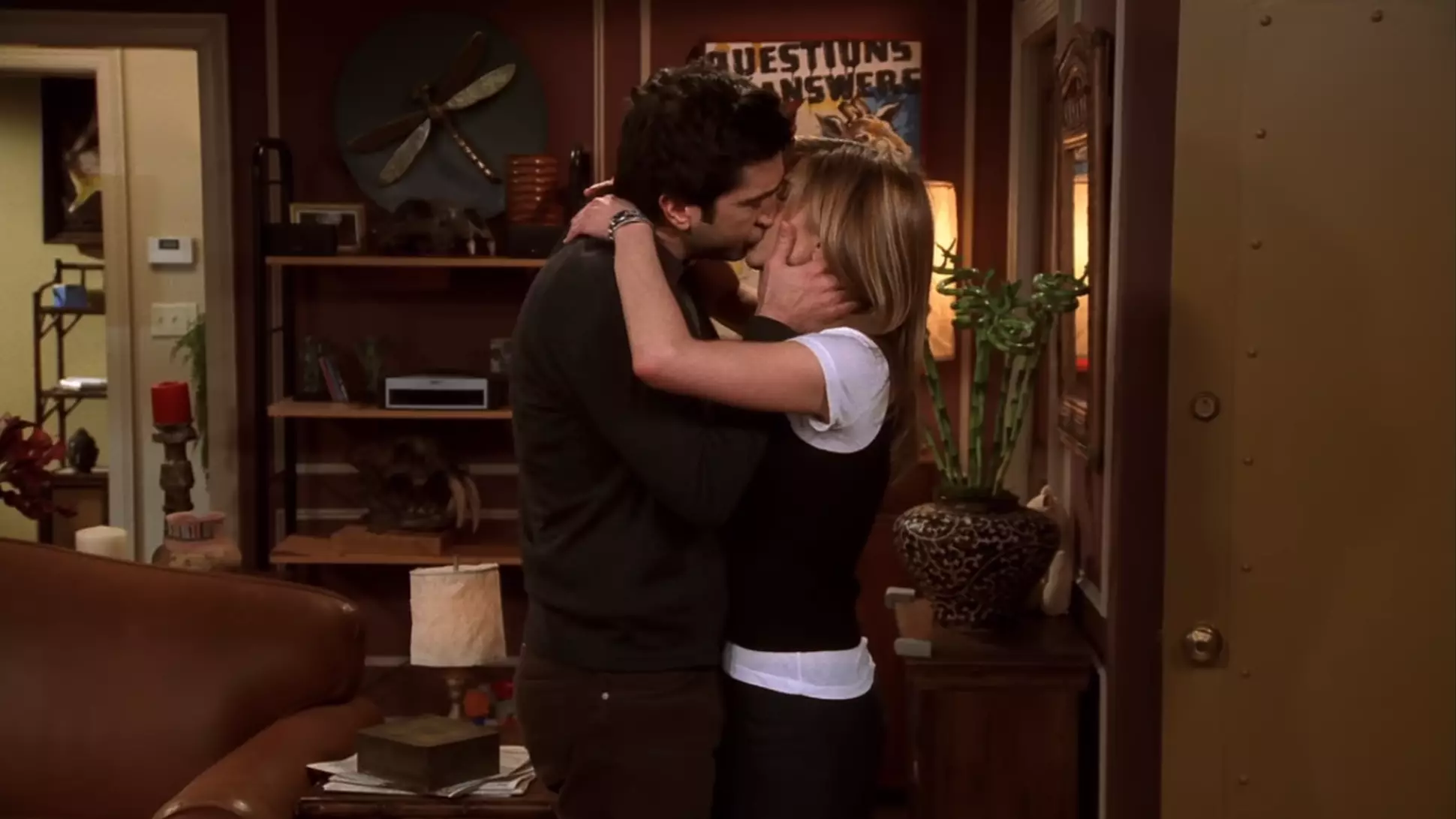 An Unearthed 'Friends' Script Has Revealed Ross Could've Gone To Paris With Rachel