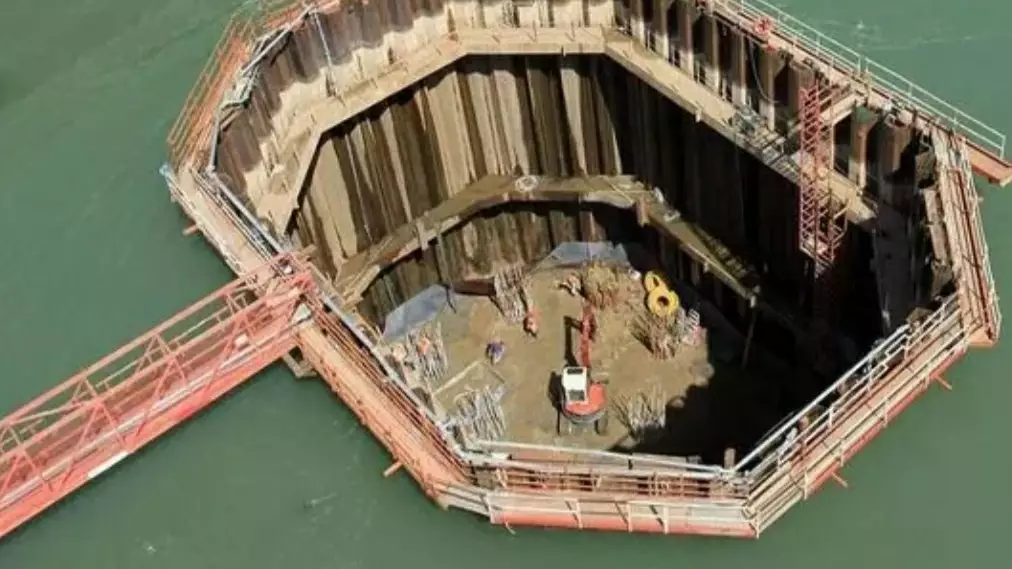 Mind-Blowing Video Shows How Bridges Over Water Are Built