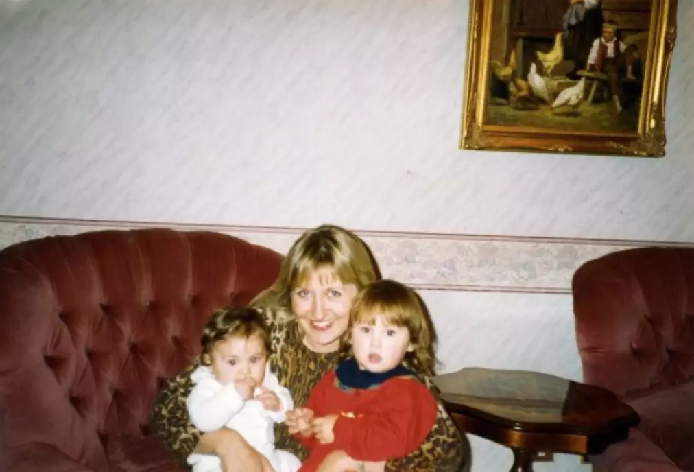 Zara and Jordan with their mum (
