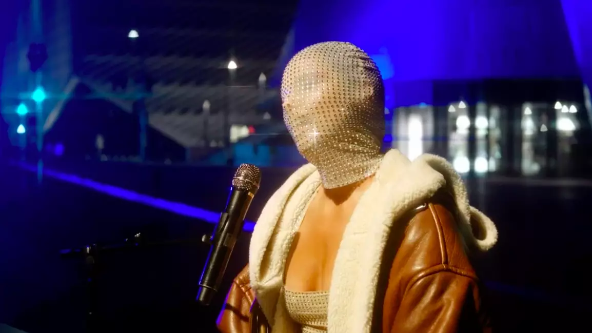 Alicia Keys Wows Viewers Wearing Full Face Mask In Stunning MTV EMA 2020 Performance