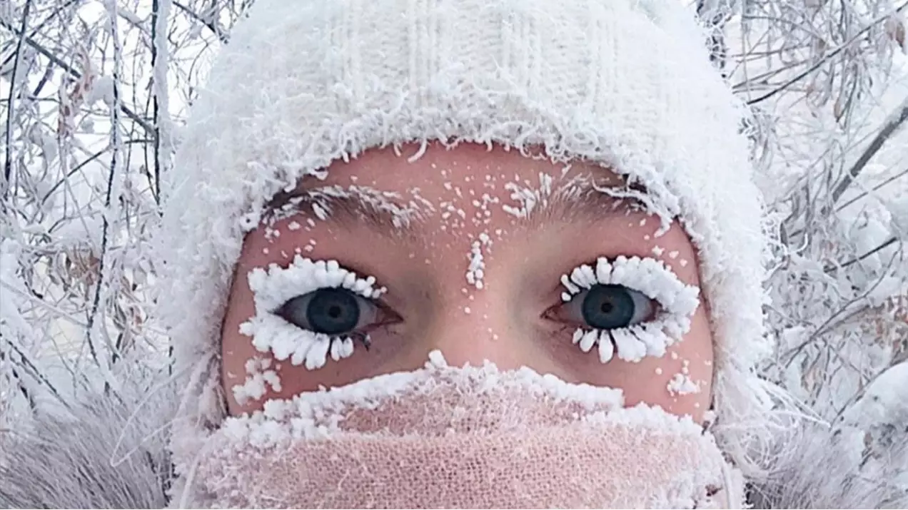 Russian Girl With Frozen Lashes Shares Even Freakier Summer Selfie 