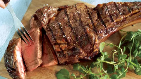 ​Aldi Relaunches Huge Tomahawk Steak Just In Time For BBQ Season 