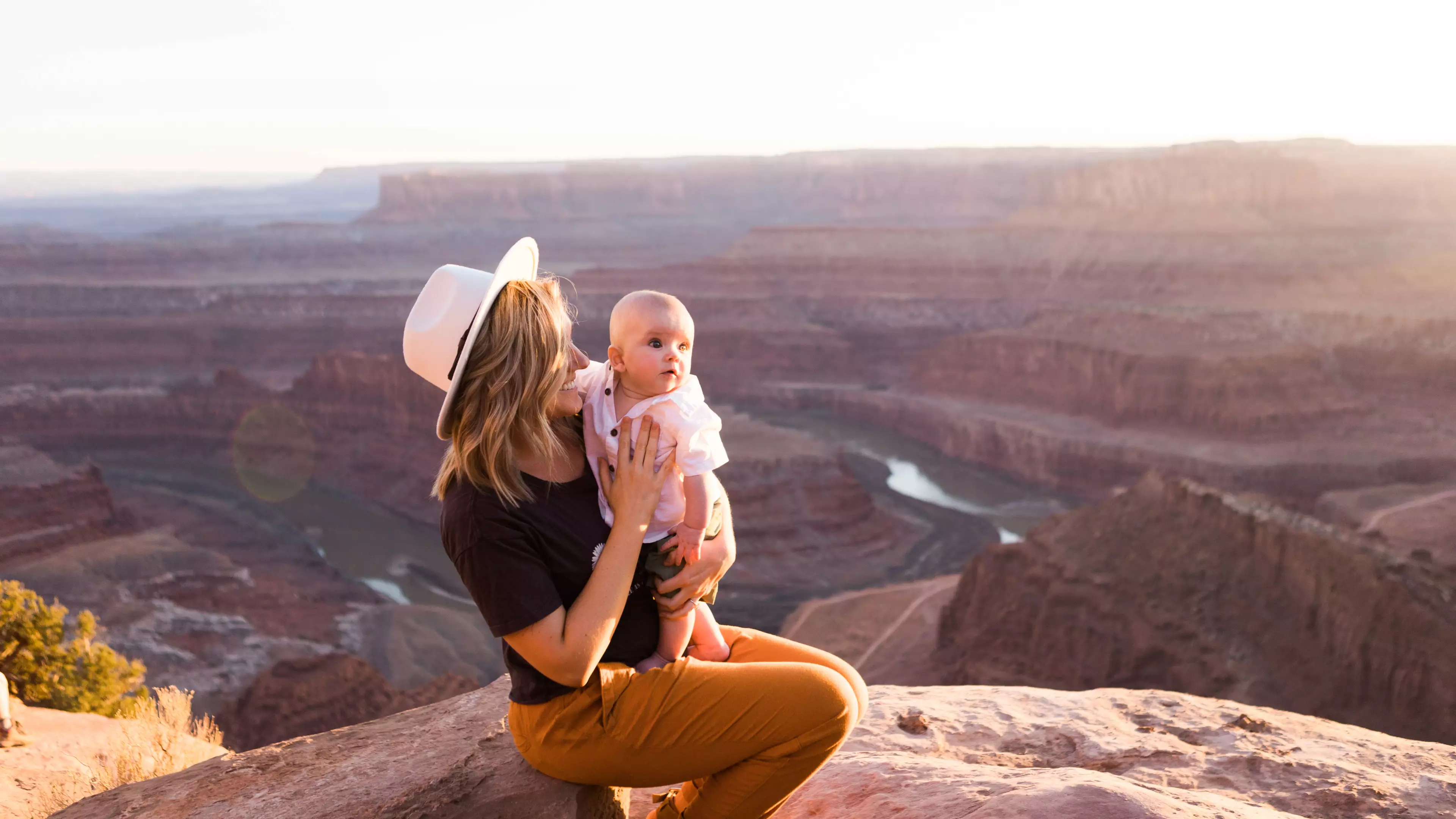 'First Baby Influencer' Earns Around $1000 A Month Travelling The US