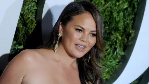 Chrissy Teigen Has The Perfect Response To A Twitter Troll After Teasing White House Press Secretary Sarah Sanders