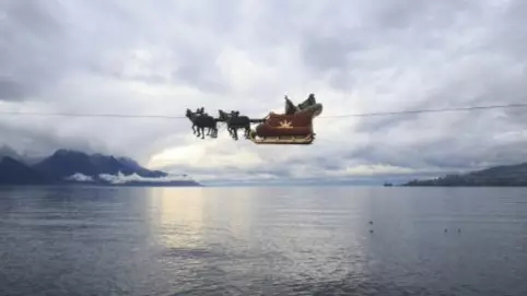 You Can Track Santa Claus As He Delivers Gifts Across The World