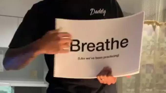 Man Encourages Wife Through Labour With Motivational Message Cards