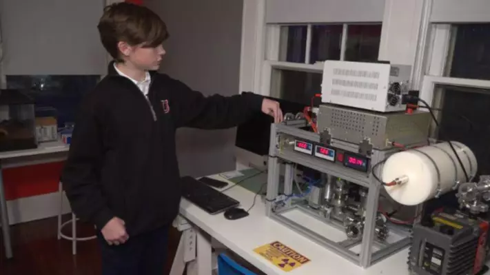 ​Schoolboy Builds Working Nuclear Fusion Reactor At Home