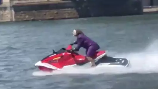 Man Dressed As The Joker Filmed On Jet Ski In Manhattan's East River 