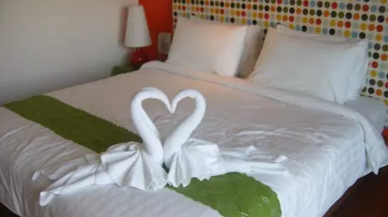 Why Do Hotels Tuck Bed Sheets Under Mattresses?