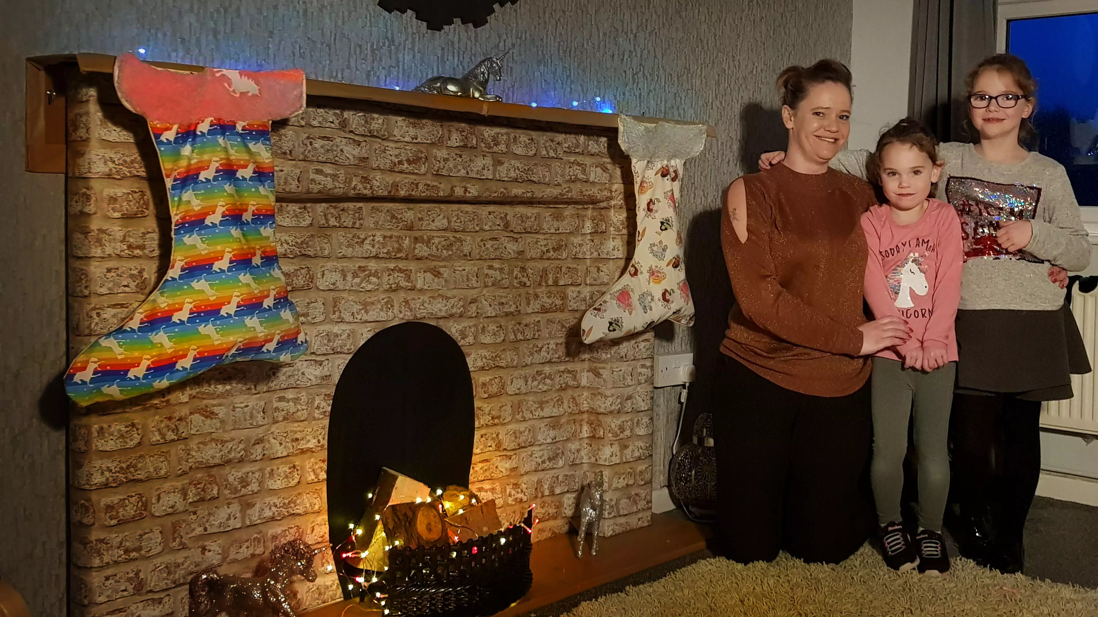 Woman Creates Own Fireplace For Just £2 So Her Kids Can Hang Stockings This Christmas