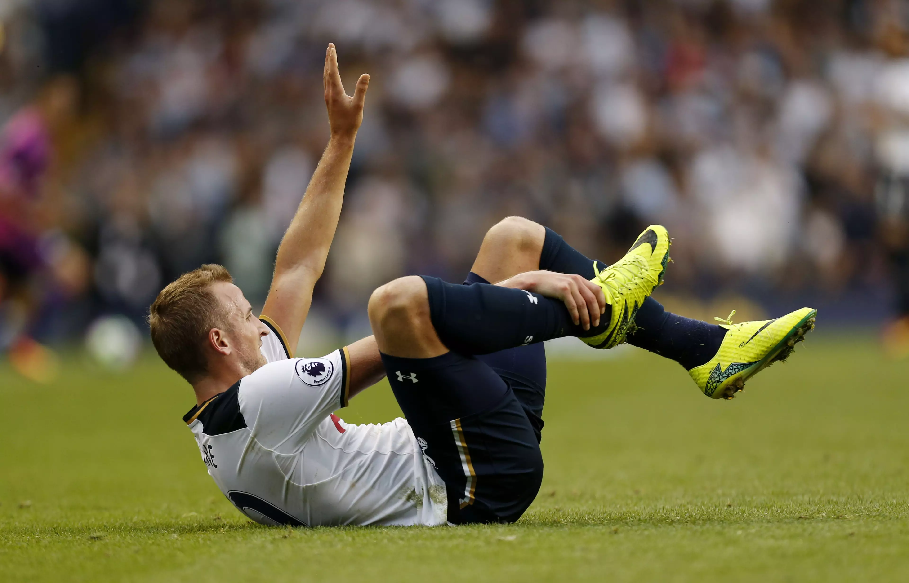 Harry Kane Set To Be Out For Two Months After Injuring Ankle Ligaments 