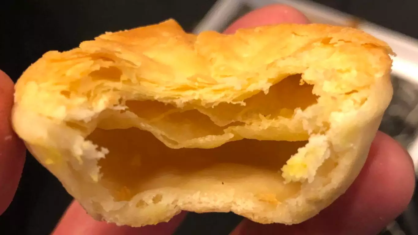 AFL Fan Discovers His Meat Pie Contains No Meat 