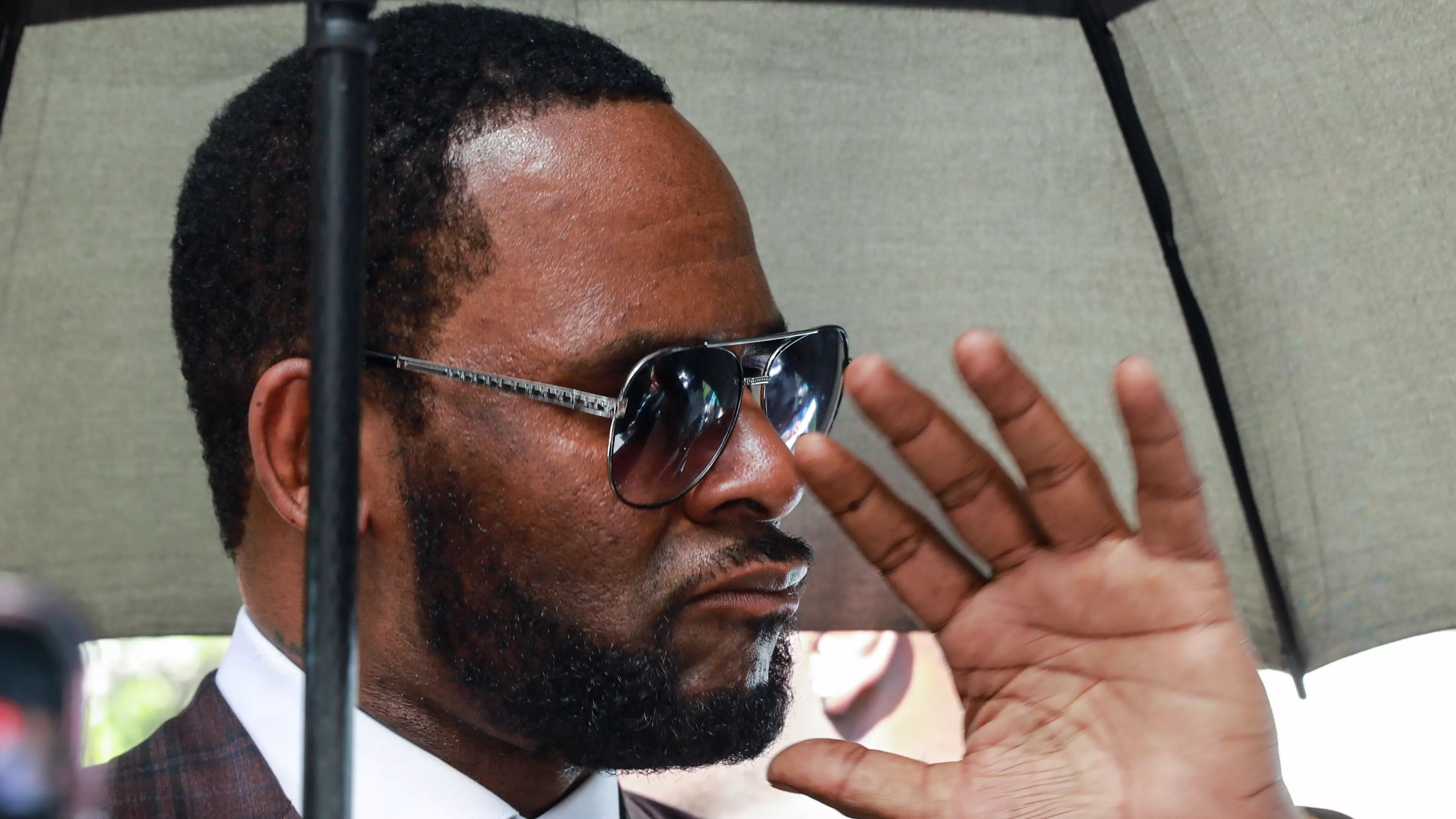 R Kelly Evidence Allegedly Given To Police By Ex-Friends And Employees