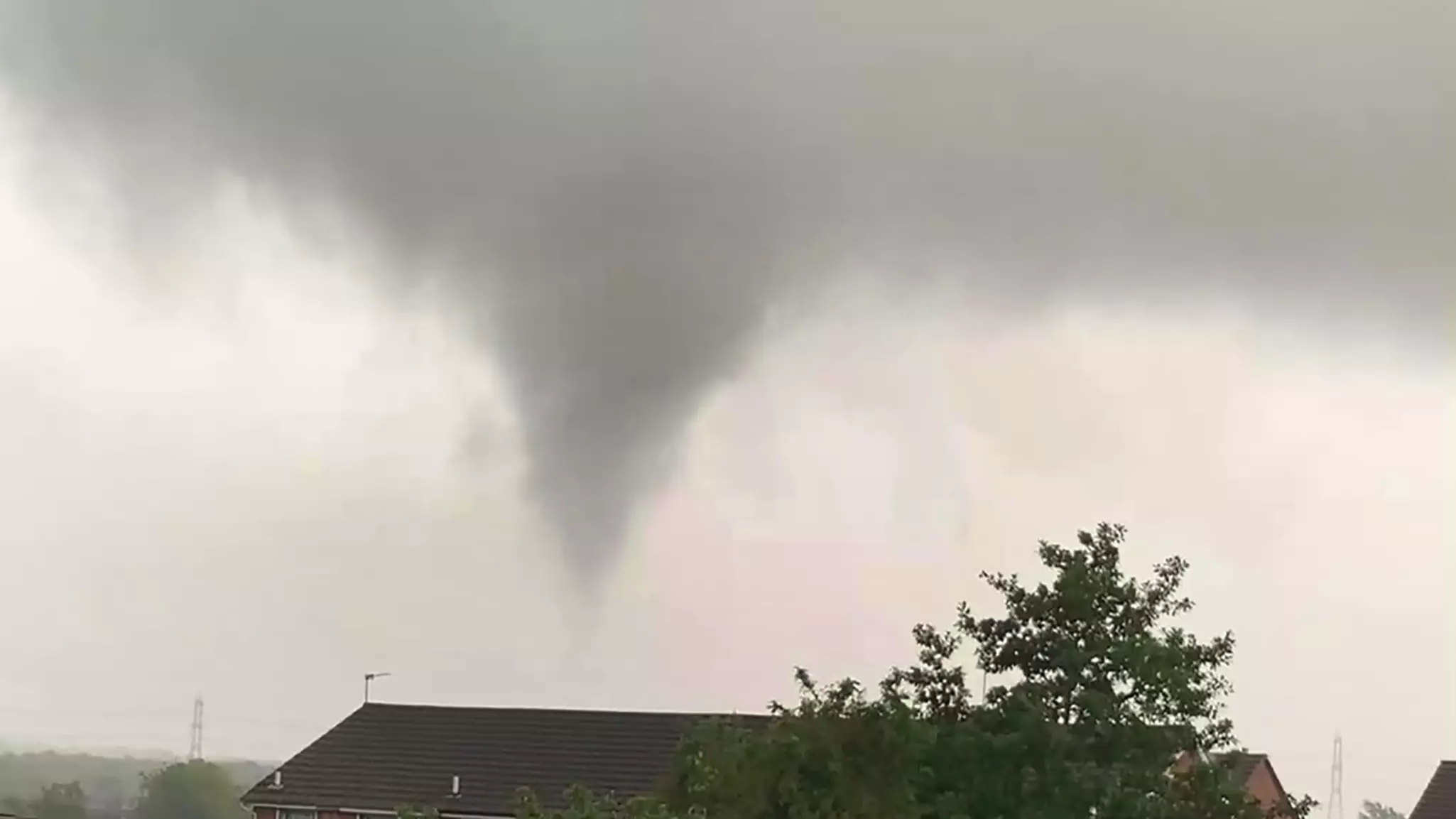 Man Films Tornado Suck Object Into The Skies Over South Yorkshire 