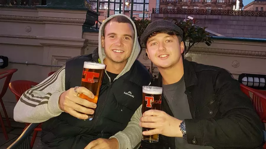 Guy Befriends Random Aussie Bloke With Same Name And Takes Him On Night Out In Edinburgh  