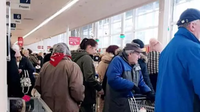 ​Panicked Shoppers Rush To Supermarkets To Stock Up Before 'Beast From The East' Hits