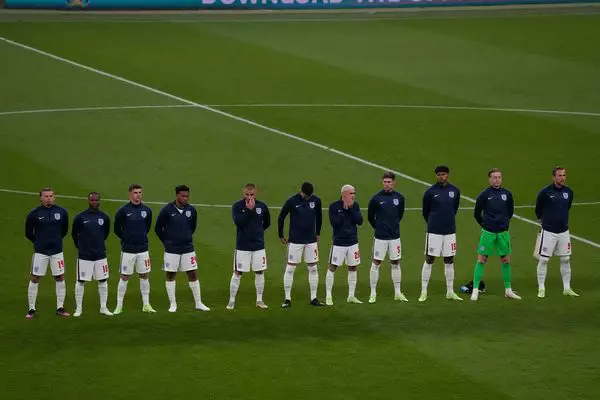 Gareth Southgate Prints Out Words To National Anthem For England Stars Ahead Of Germany Clash