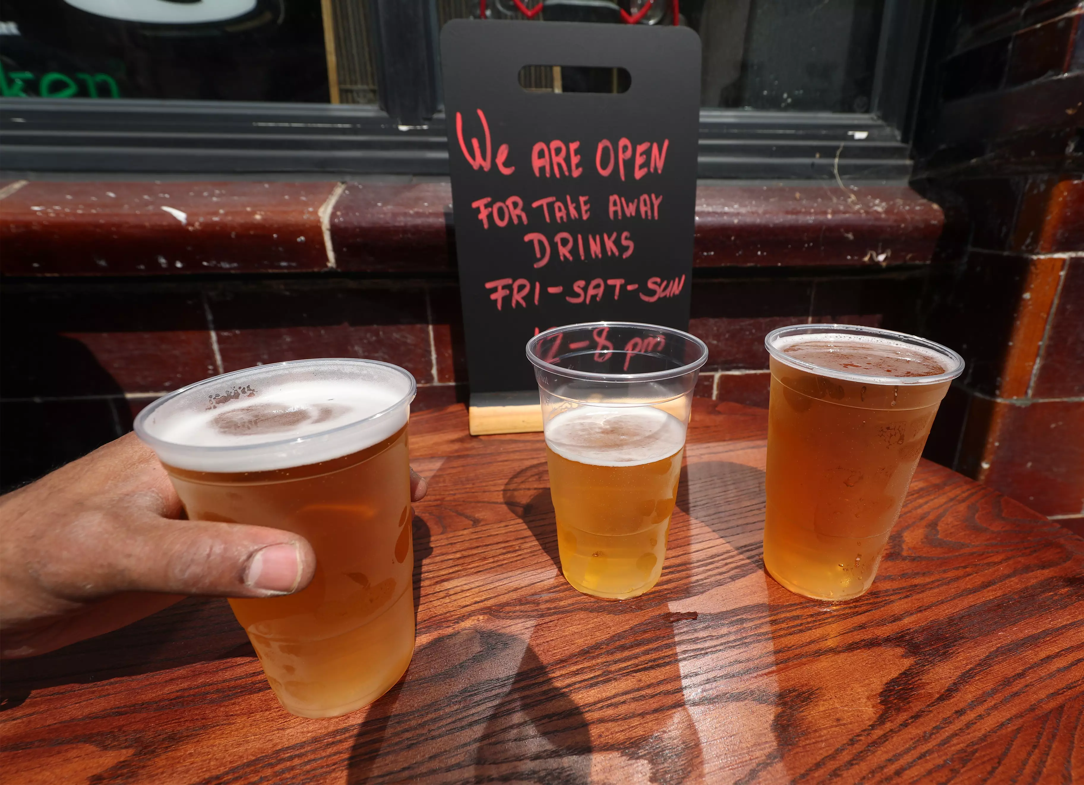 Pubs will now be able to sell takeaway pints during the November lockdown.