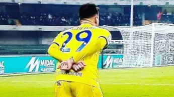 Chievo Defender Sent Off For 'Match Fixing' Handcuff Gesture