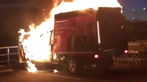 Pauline Hanson Fuming After A One Nation Truck In Tasmania Was Set On Fire