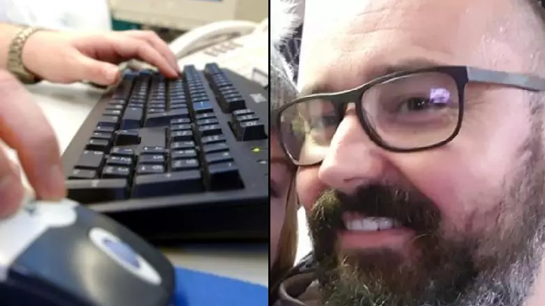 Man Wastes Scammer's Time With Hilarious Game Of 'I Spy'
