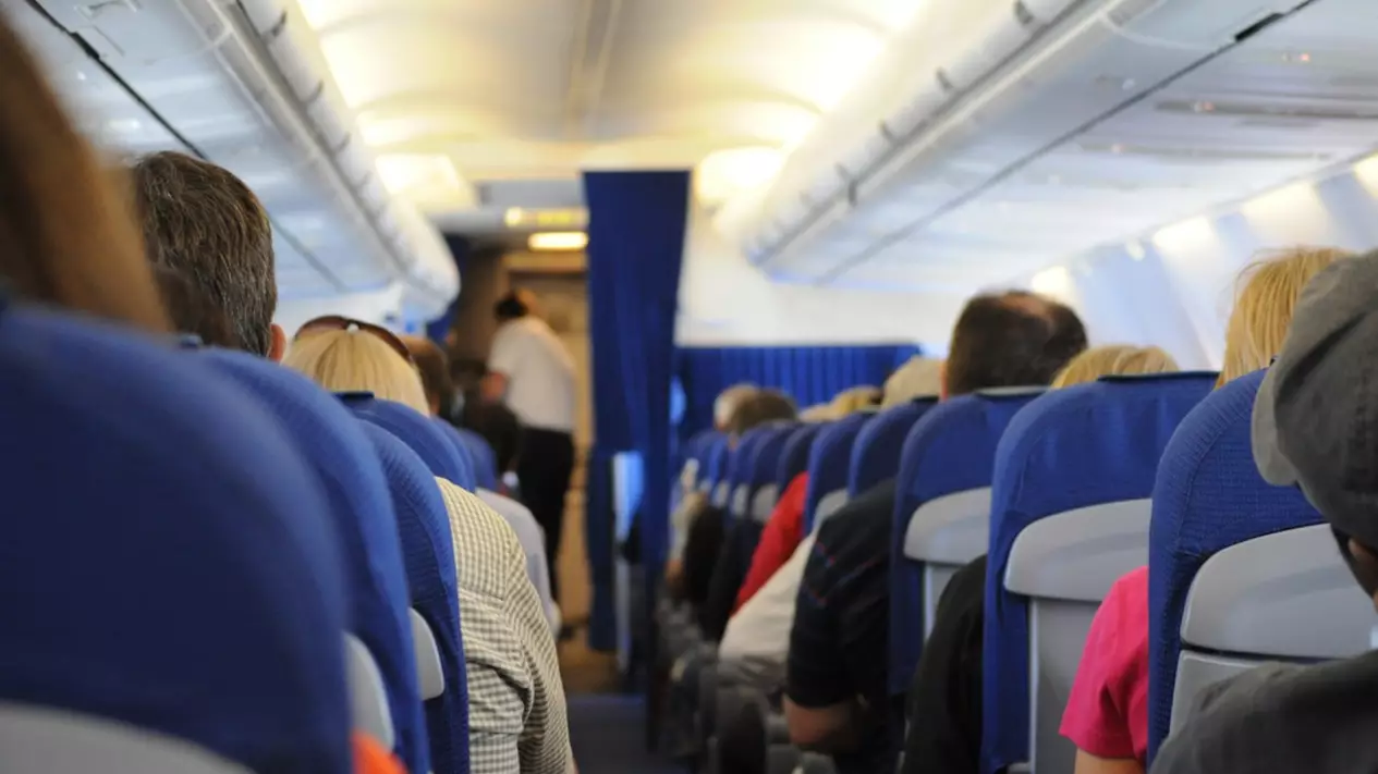 Man Asks If He Was Wrong To Charge Obese Plane Passenger For Taking Up Space 