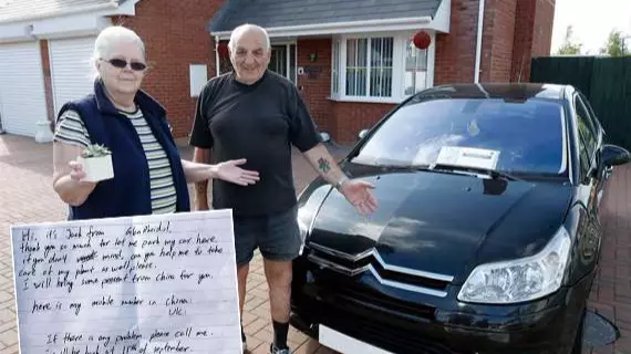 Student Leaves Car On Couple's Driveway Over Summer Alongside Cheeky Note
