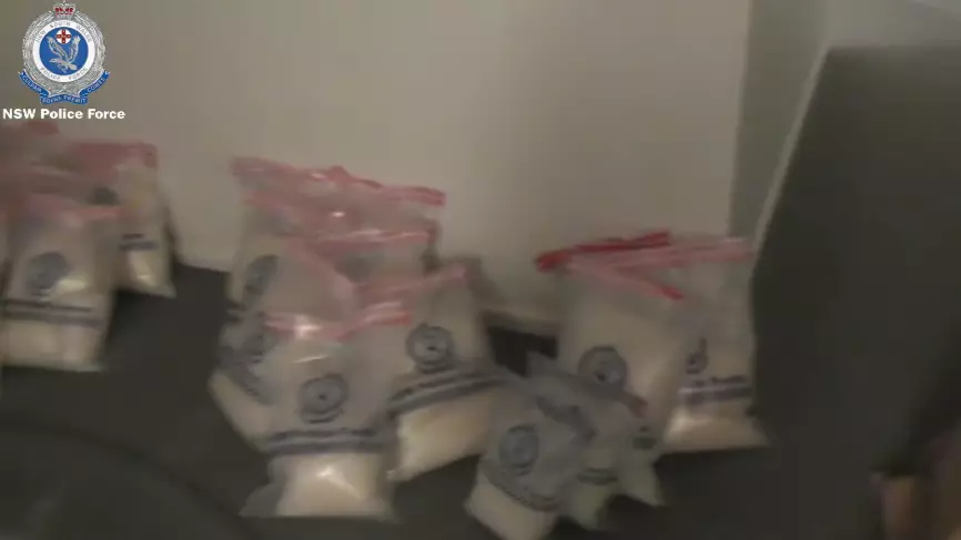 Leaking Toilet Pipe Leads Police To Discover 220 Kilos Of Ice & Over $1 Million In Cash 