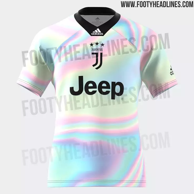 Juventus' kit makes it look like the screen has been distorted. Image: Footy Headlines