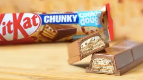 KitKat Chunky Brings Back Cookie Dough And Mint Flavours