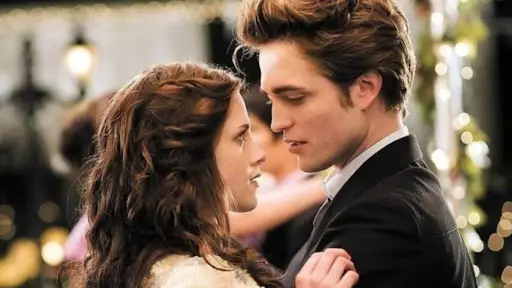 The movie starred Kristen Stewart and Robert Pattinson (