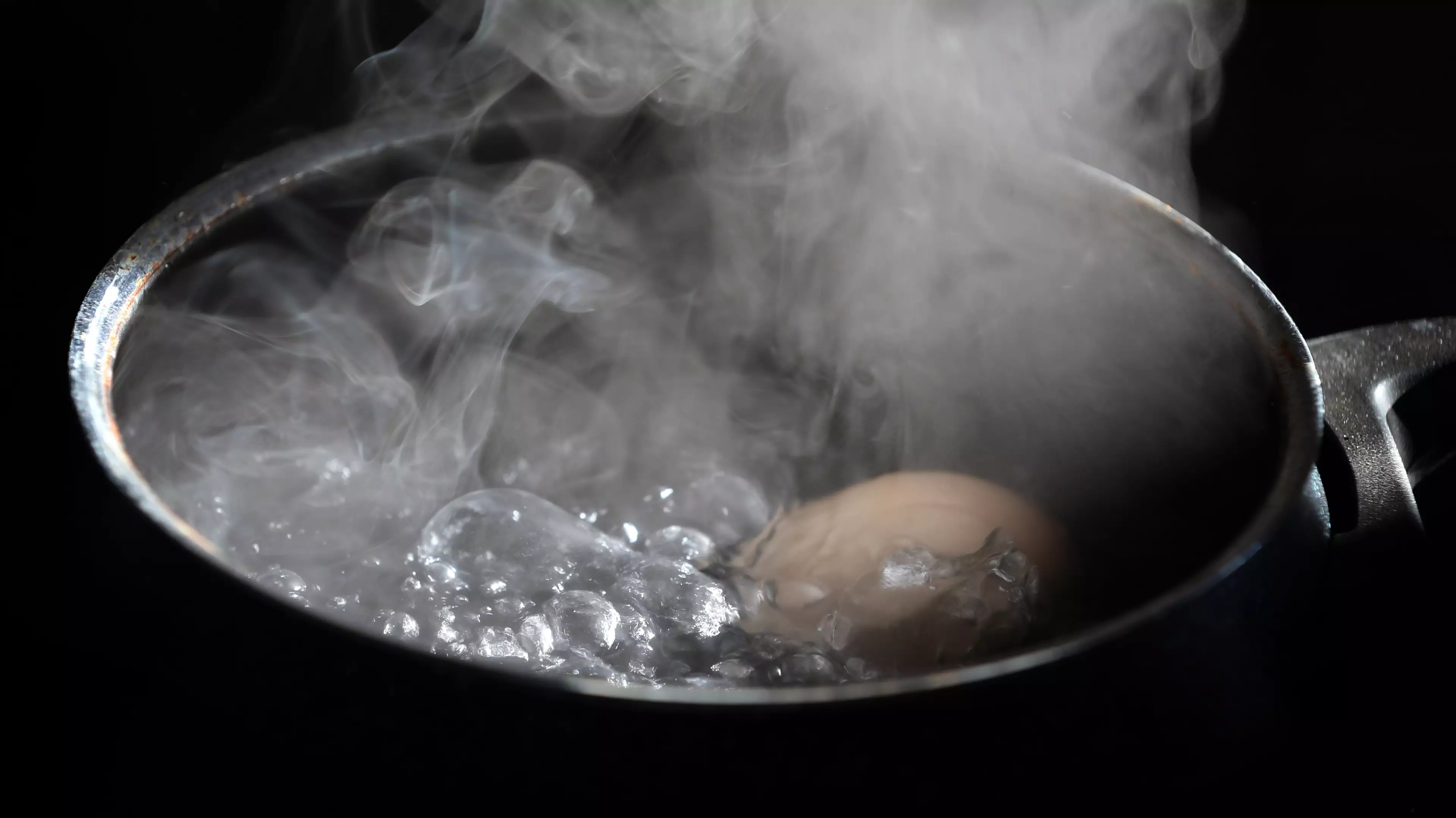 Man Reveals You Can Make Perfectly Boiled Eggs In The Kettle