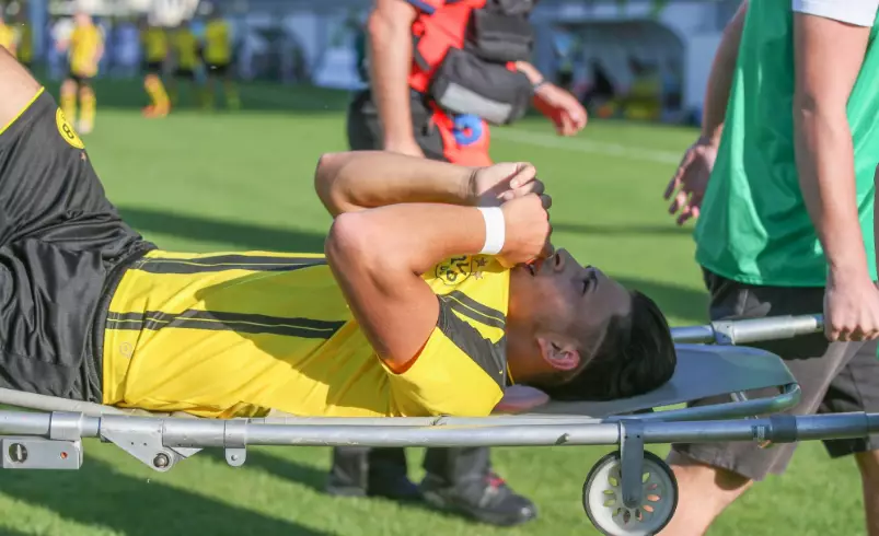 NSFW: Borussia Dortmund Player Suffers Horror Leg Break In UEFA Youth League 