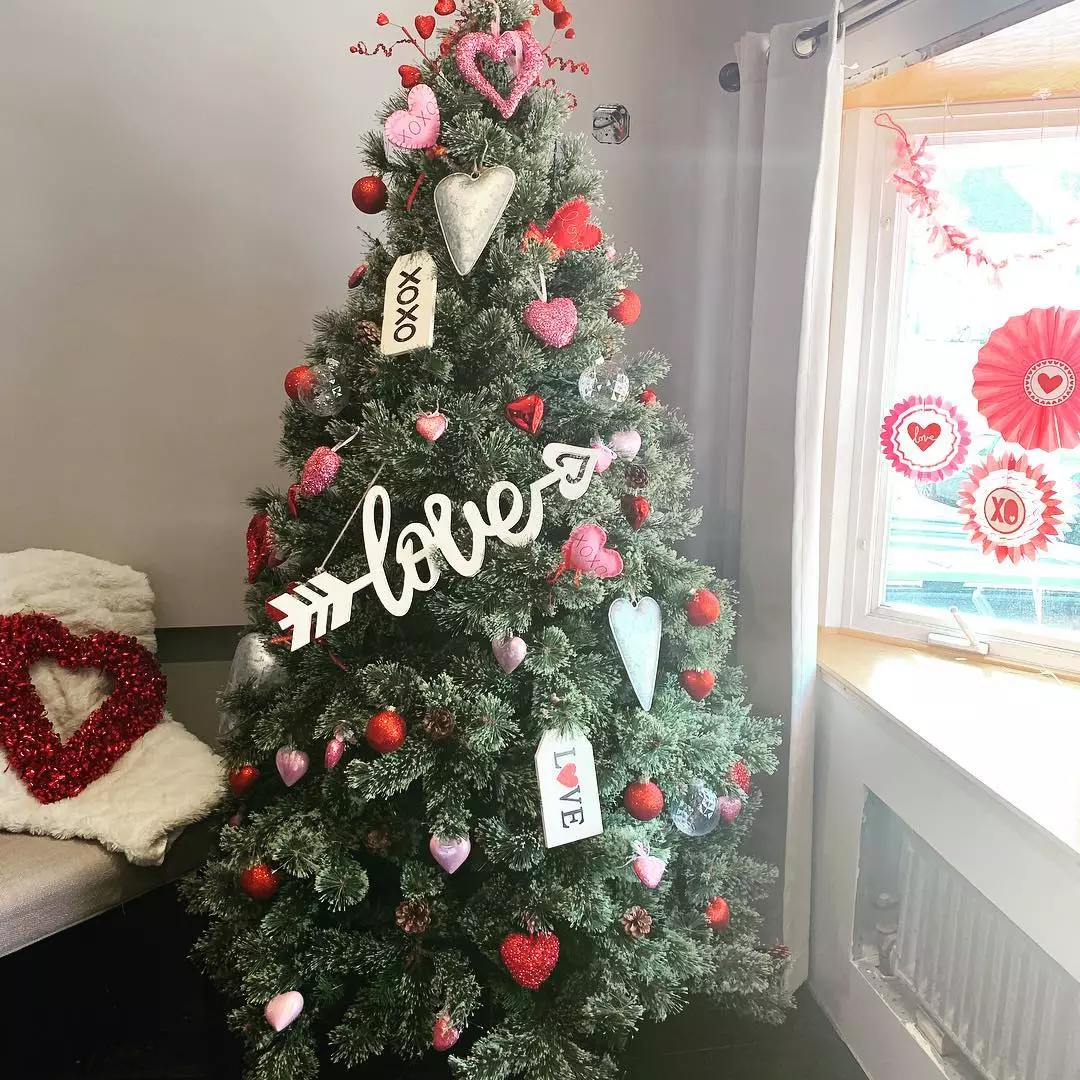 Jasmine is making a Valentine's tree an annual thing now (