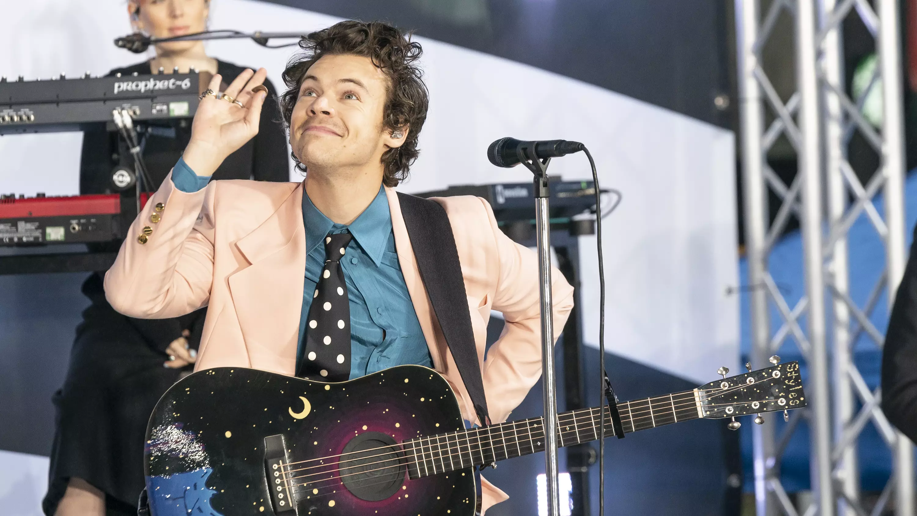 Harry Styles Confirms He's Touring Australia And New Zealand Later This Year