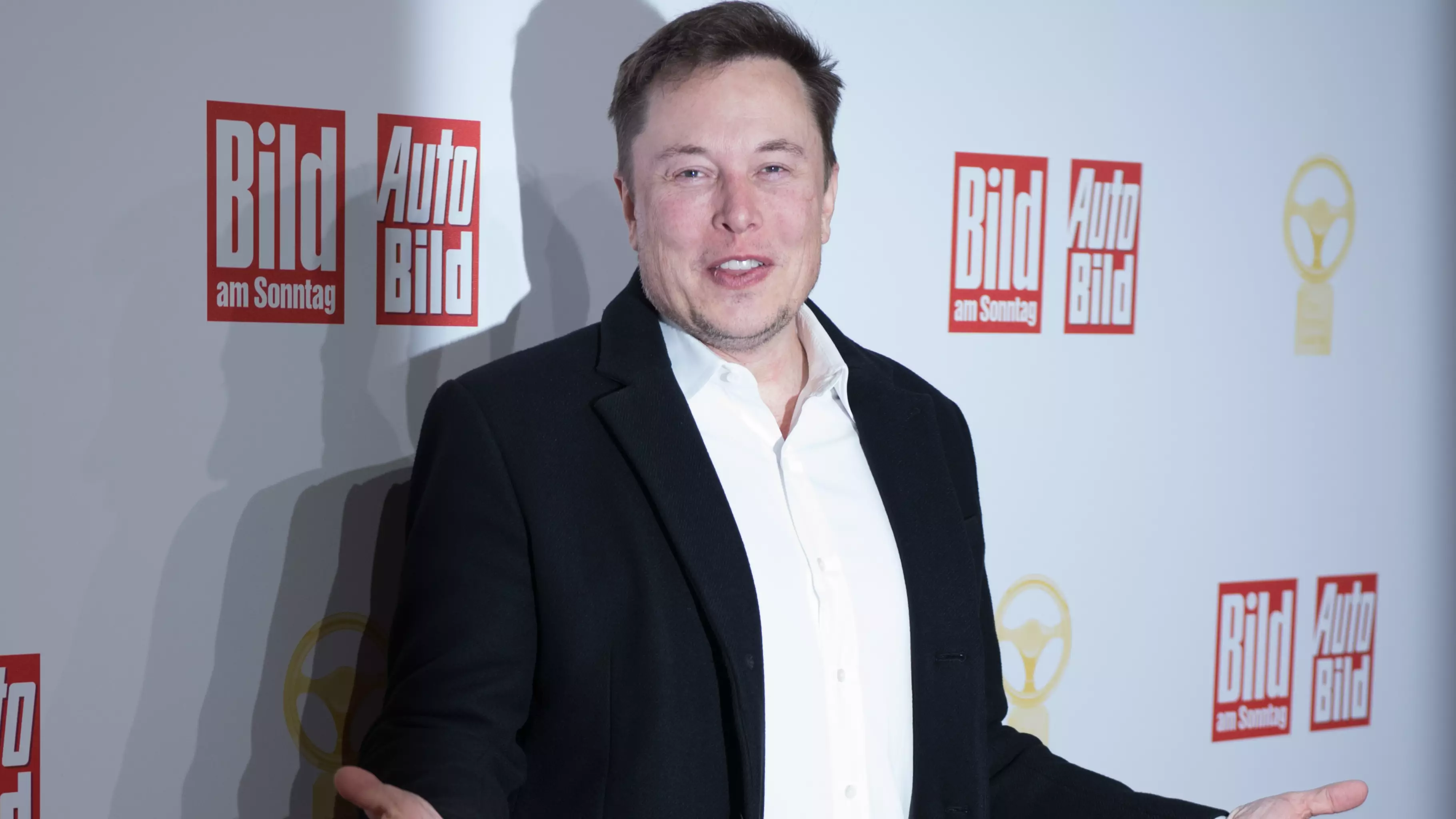 Elon Musk Trolls Jeff Bezos After Amazon Buys Self-Driving Car Company