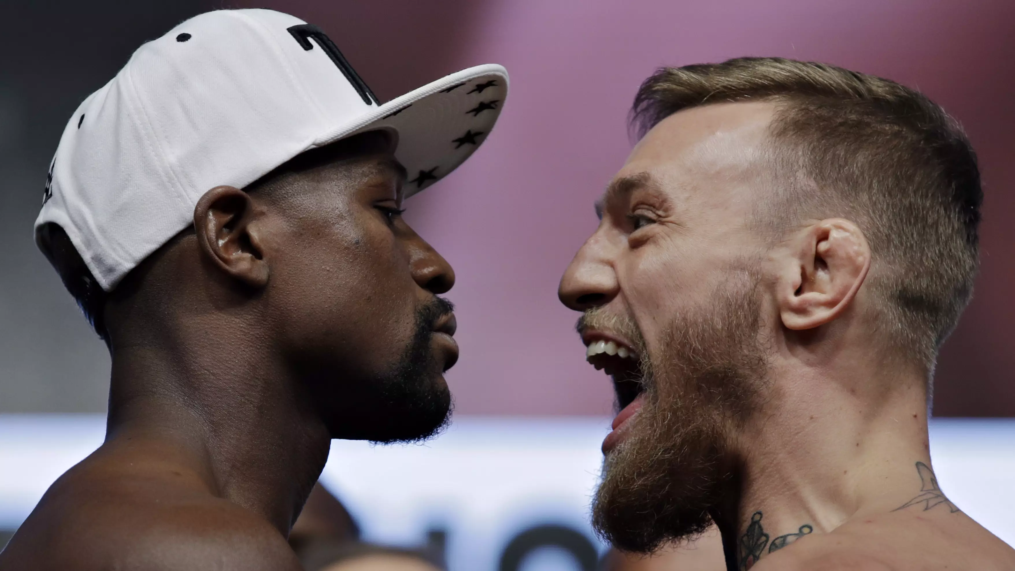 How To Save Money If You’re Watching The McGregor Mayweather Fight 