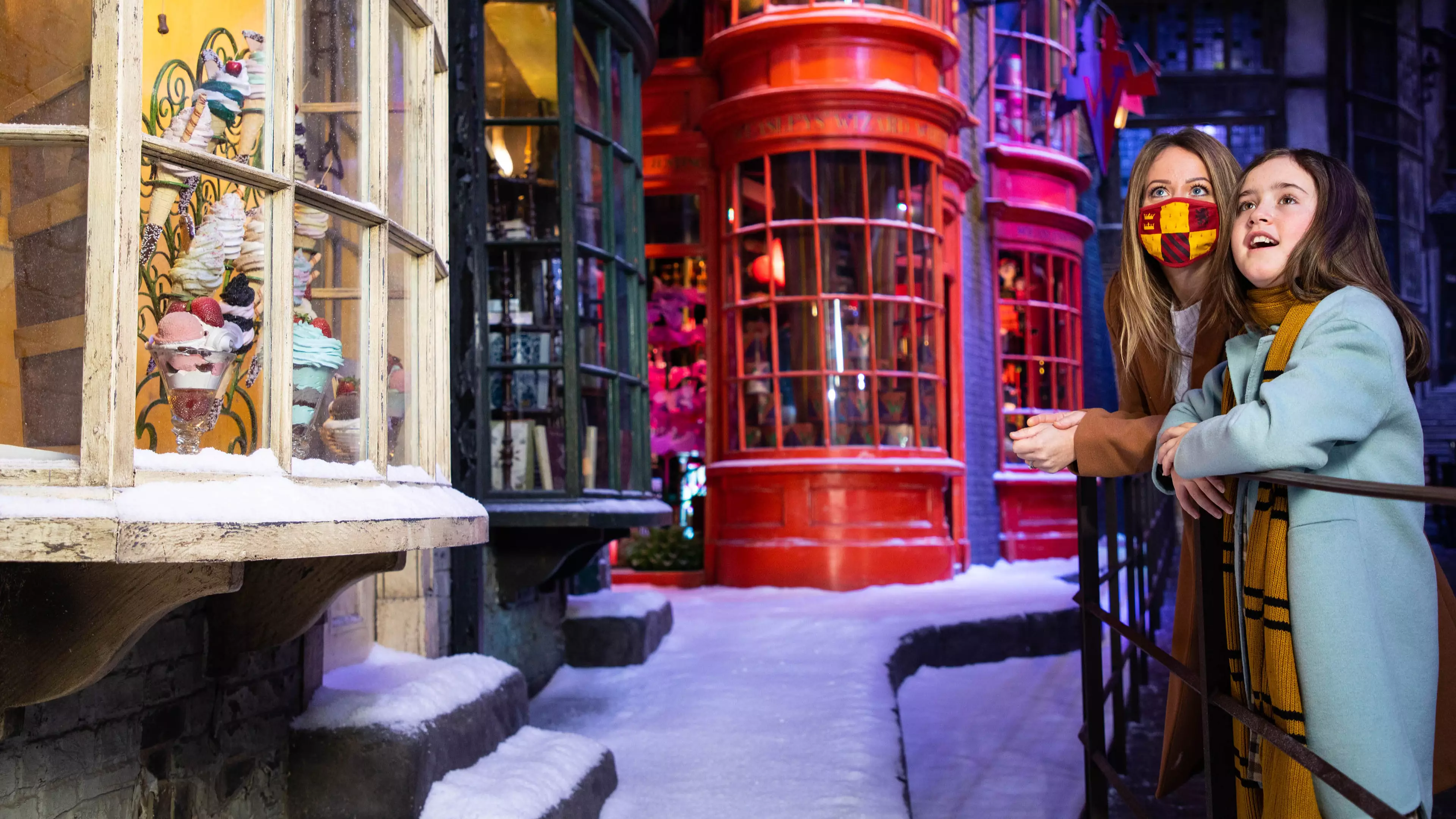 Diagon Alley In The Snow Has Arrived At Harry Potter Studio Tour