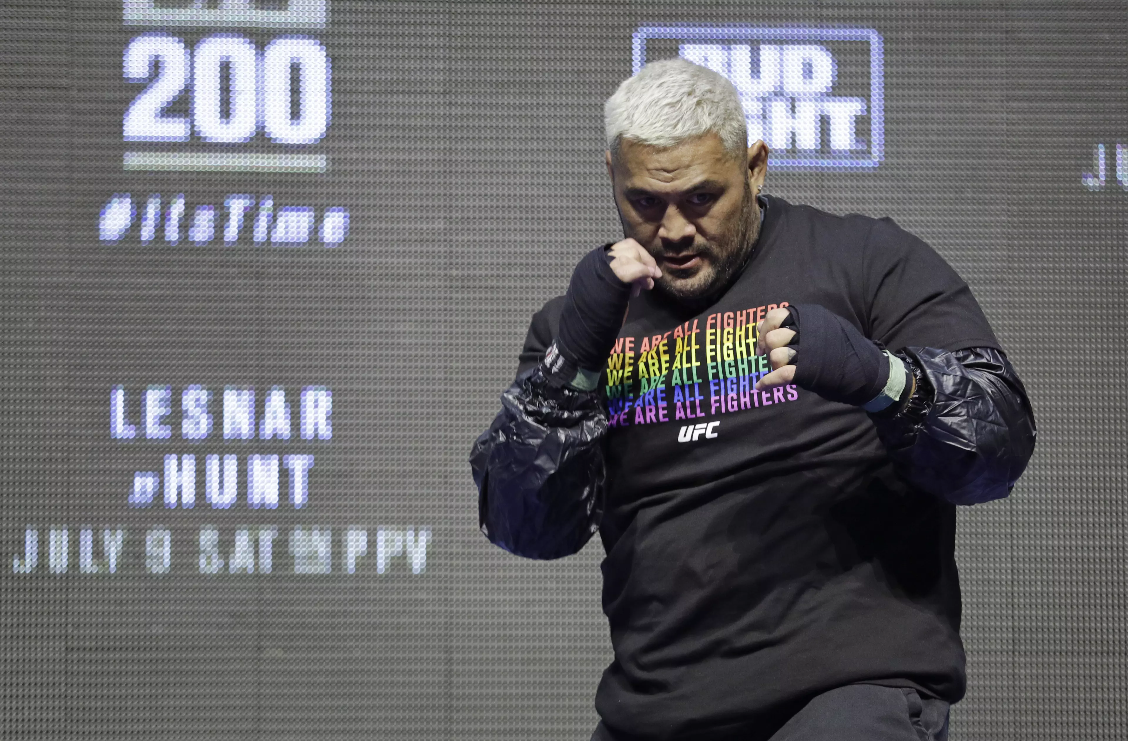 Mark Hunt Rips Brock Lesnar With Savage Post