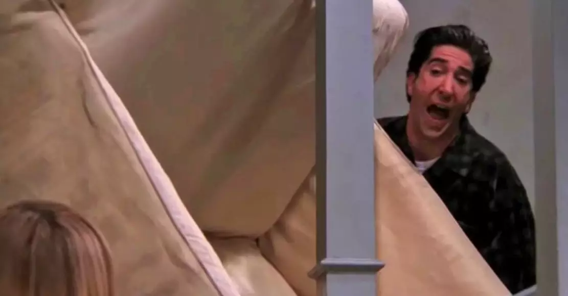Mathematician Reveals How Ross Could've Got The Sofa Up The Stairs In 'Friends' 