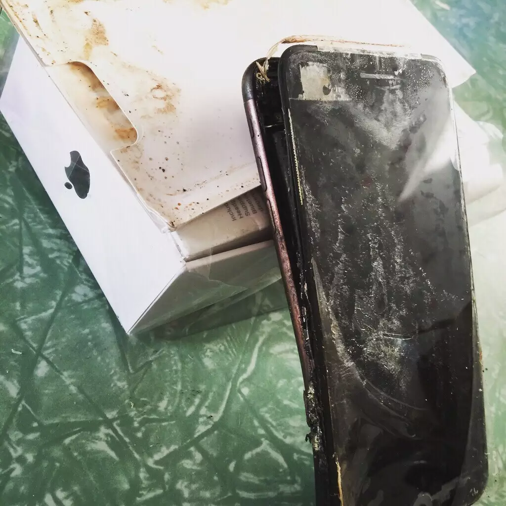 iPhone 7s Are Now Exploding On Unsuspecting Owners